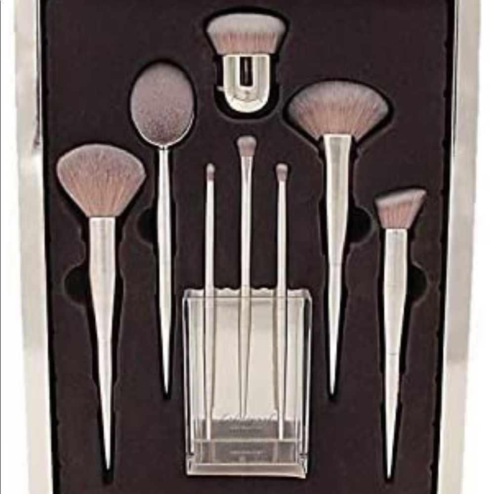 Colorjust -8 full size brushes with holder. New